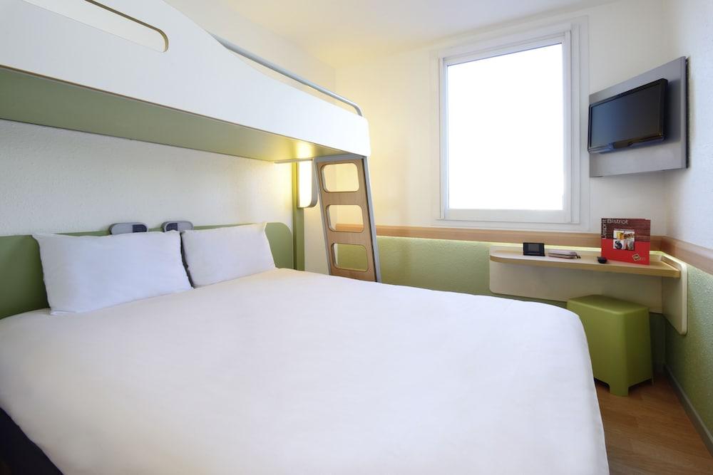 Room, Double Bed, Working Area