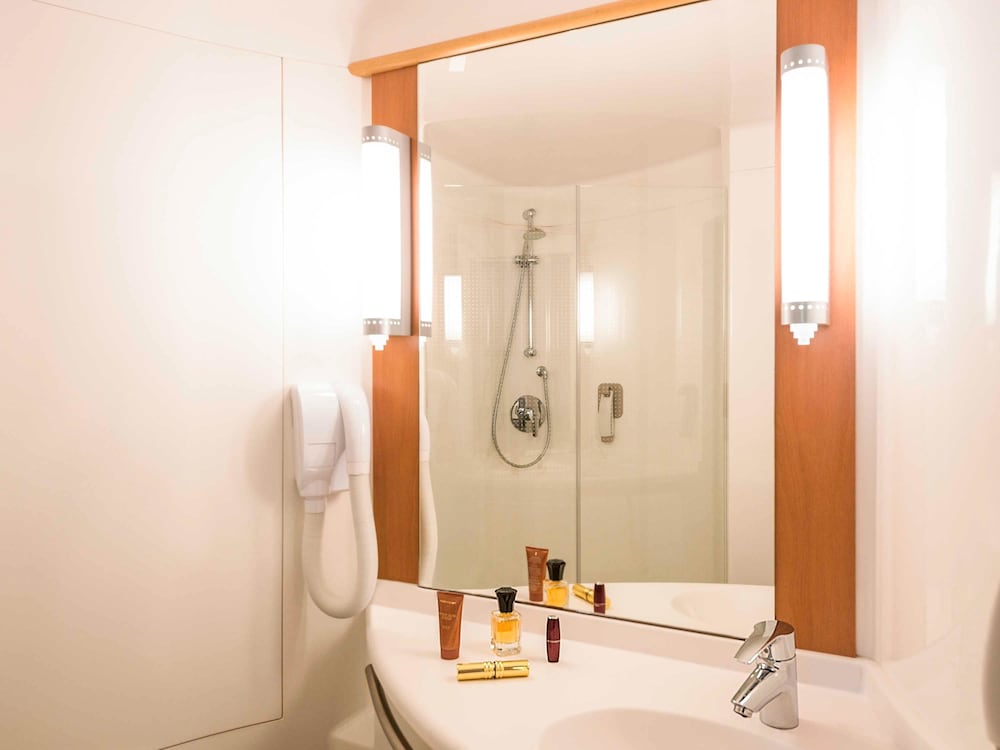 ibis Esch Belval 16/64