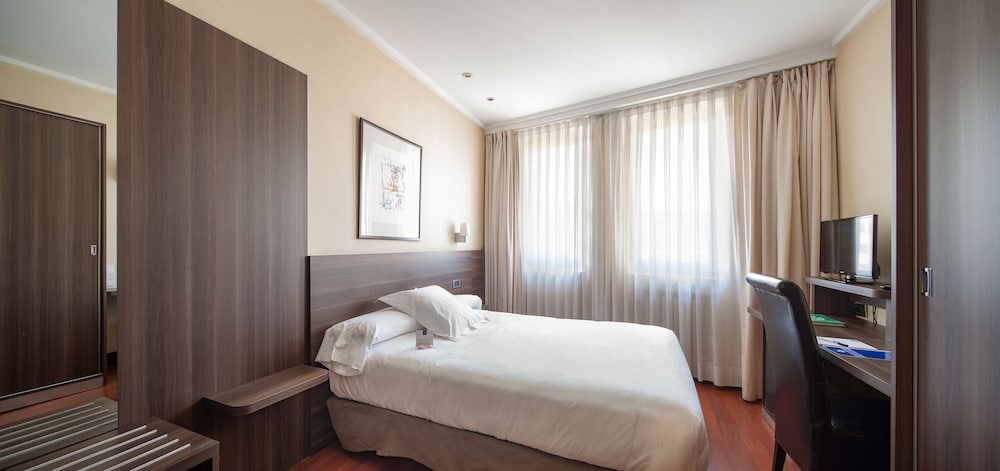 Yoldi Hotel 30/45