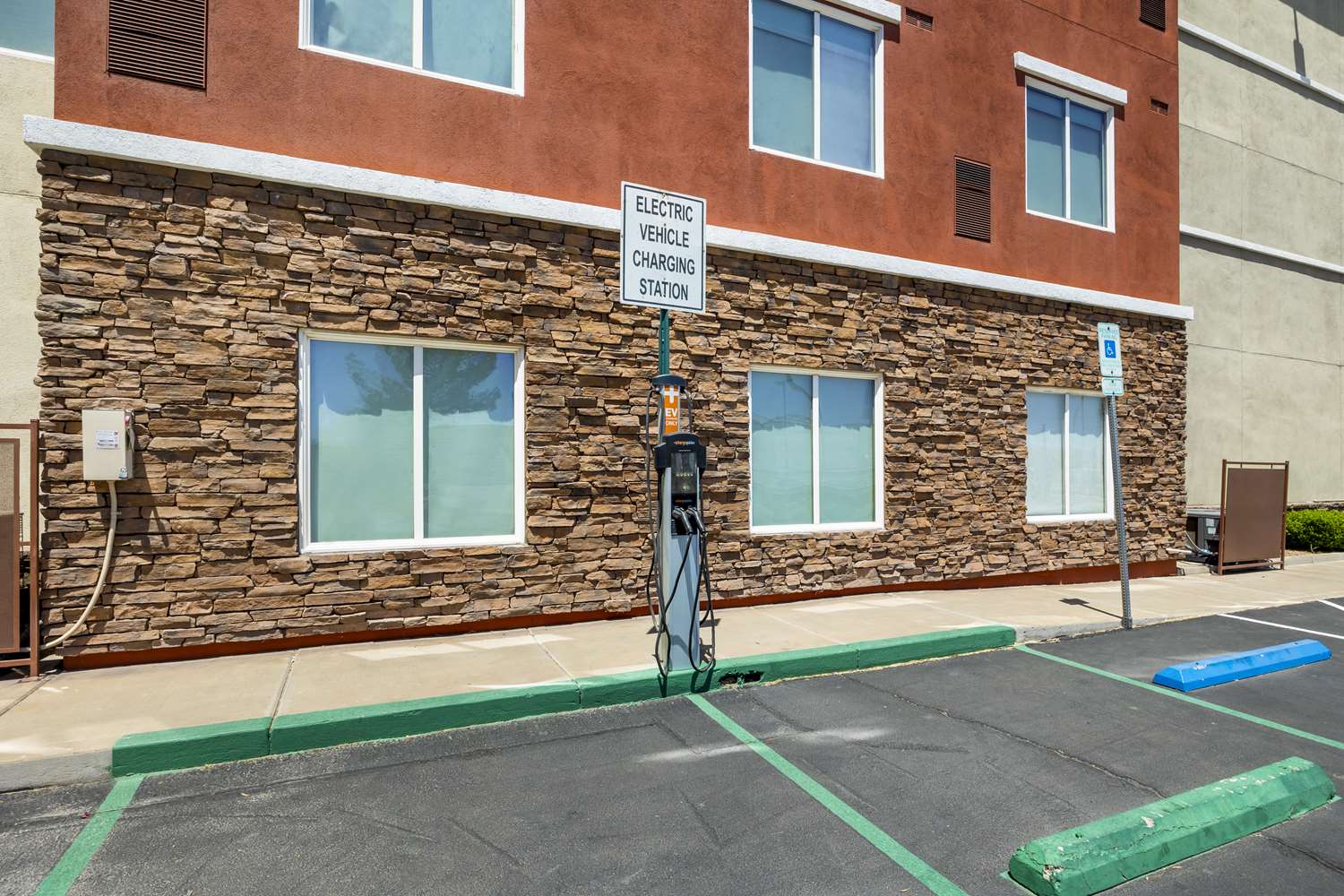 Best Western Plus Henderson Hotel 6/14