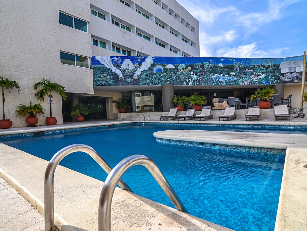 Los Aluxes Hotel 4/50