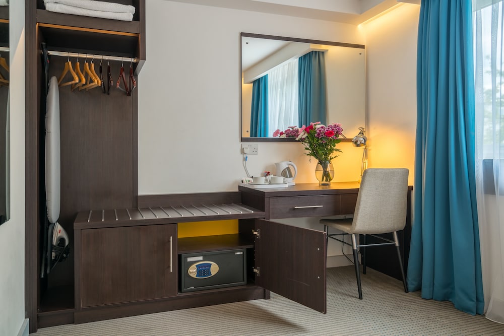 Pelican London Hotel And Residence 20/37