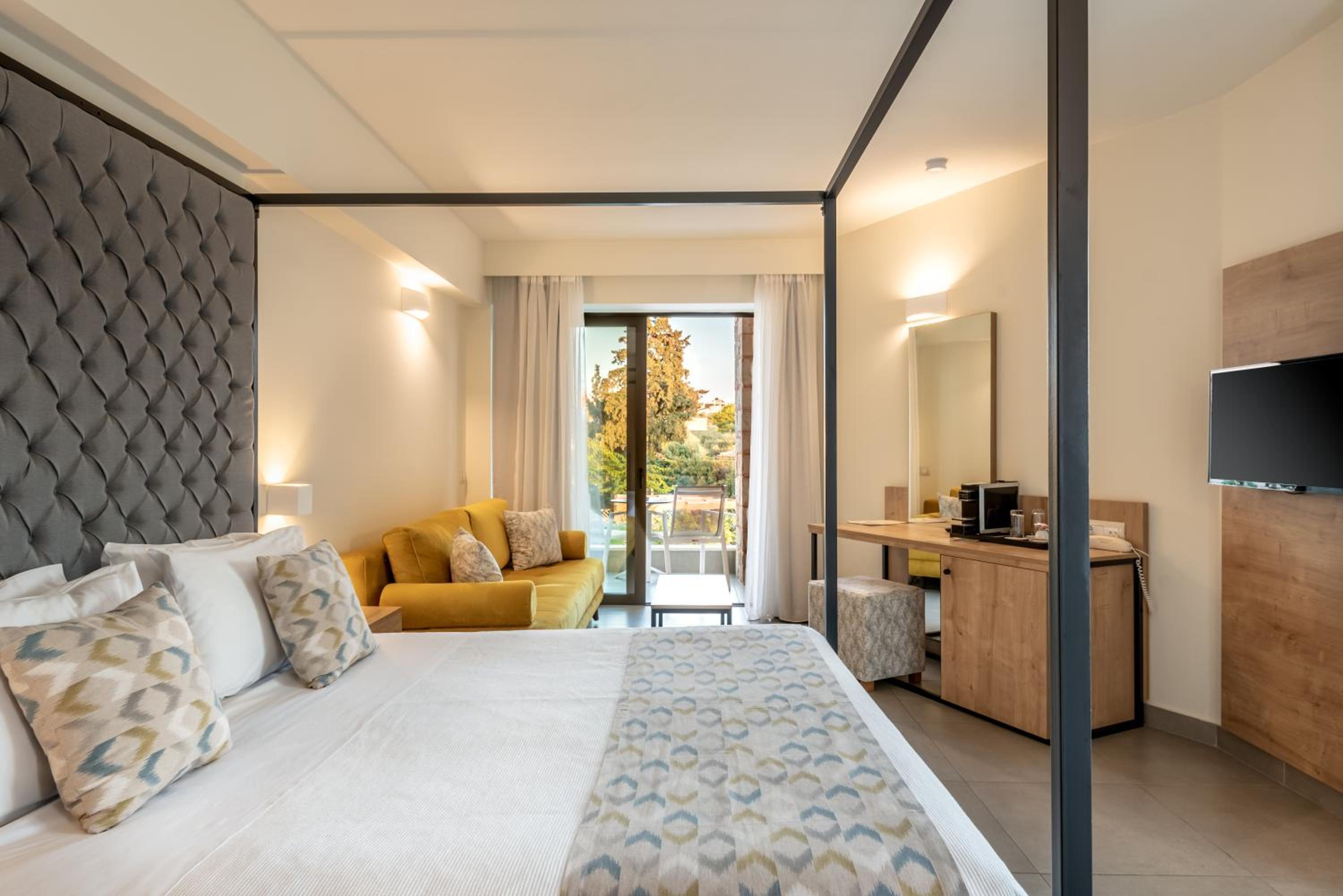 JUNIOR SUITE