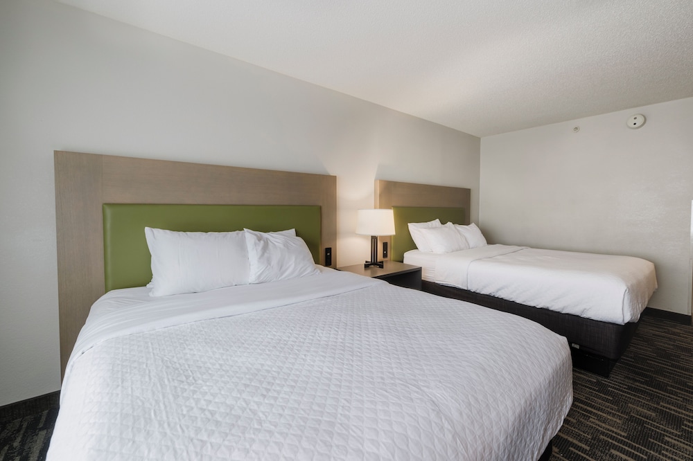 Room, 2 Queen Beds, Country Inn & Suites by Radisson, Queensbury - Lake George 4/10