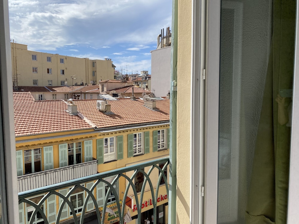 Aparthotel AMMI Nice Massena 3/80