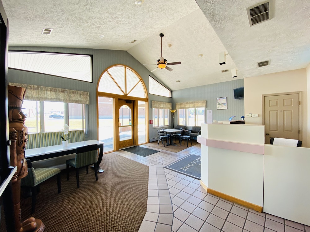 Fleetwood Inn Suites 7/51