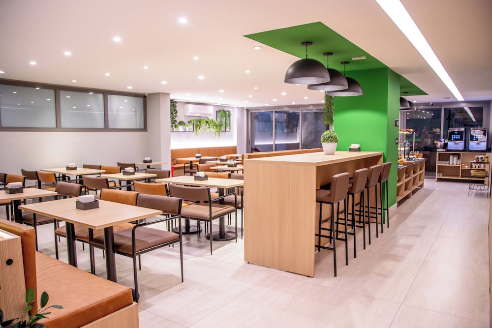 Cozzy Suites Paraiso Hotel 43/61
