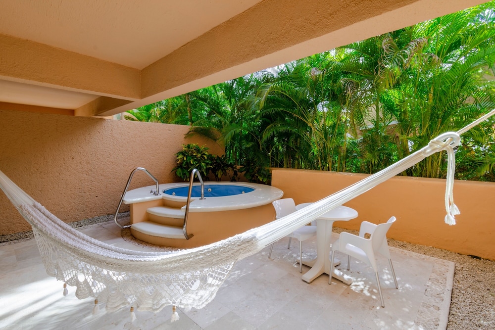 OMNI PUERTO AVENTURAS BEACH RESORT 26/53