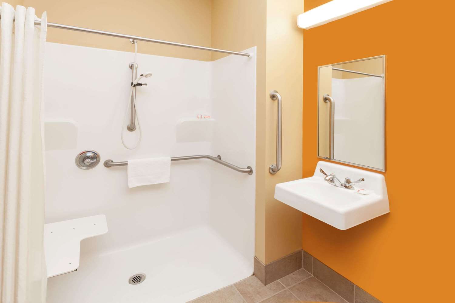 Microtel Inn Suites by Wyndham South Bend at Notre Dame 10/11