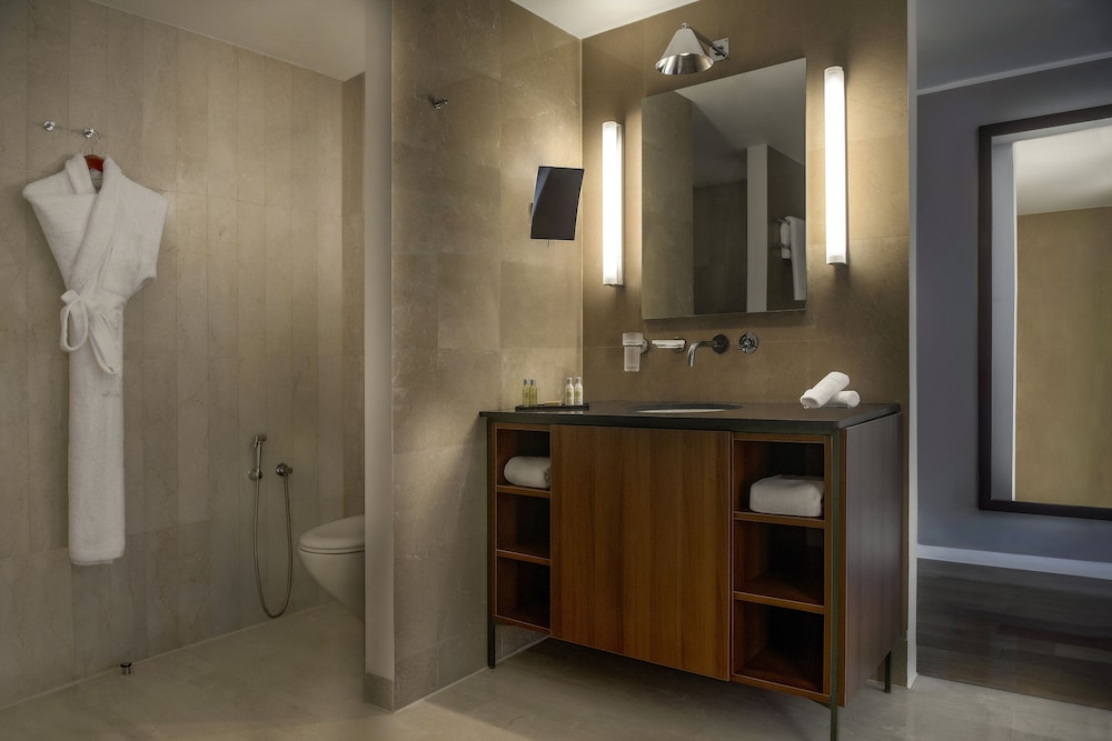 غرفة ديلوكس بسريرين منفصلين، Hilton Beirut Downtown 9/9