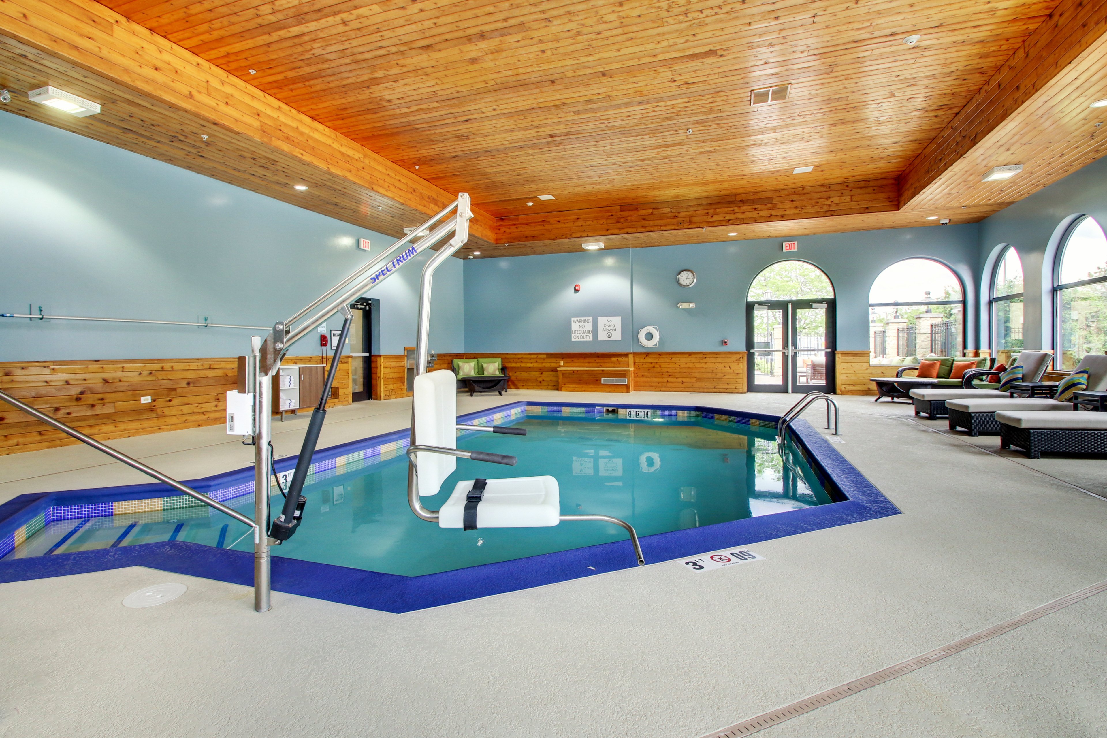 Holiday Inn Express & Suites AURORA NAPERVILLE 14/41