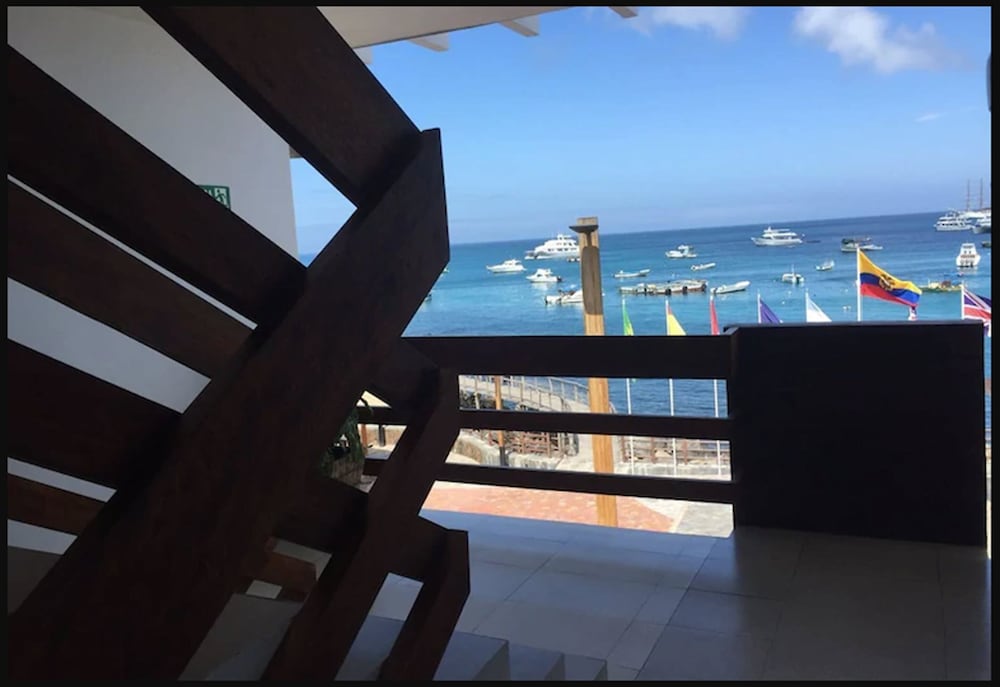 Galapagos Sunset Hotel 52/55