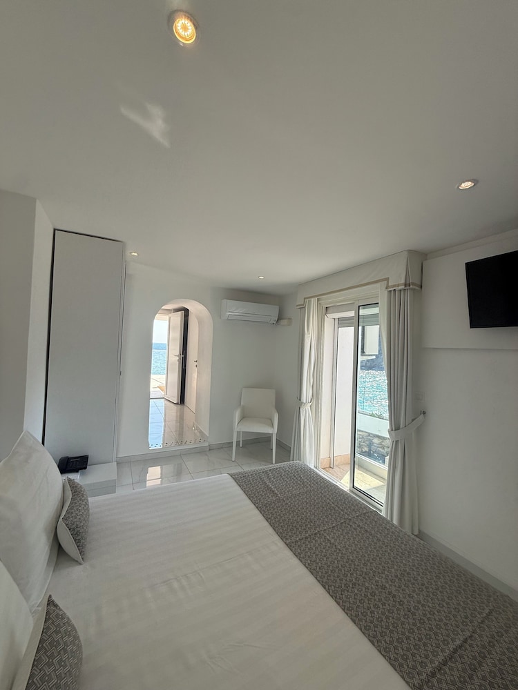 Hotel La Calanque 8/37