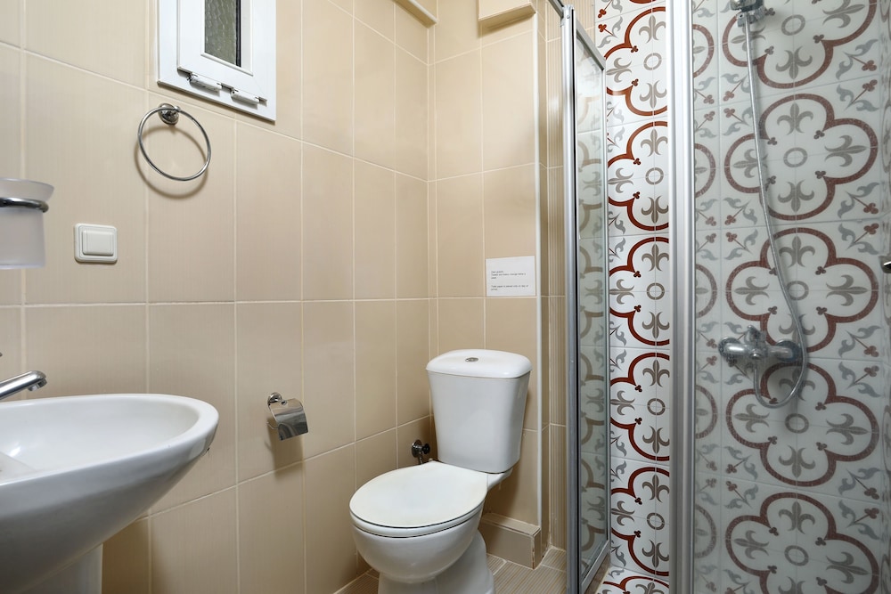 Summer Garden Suites And Beach Hotel 19/59