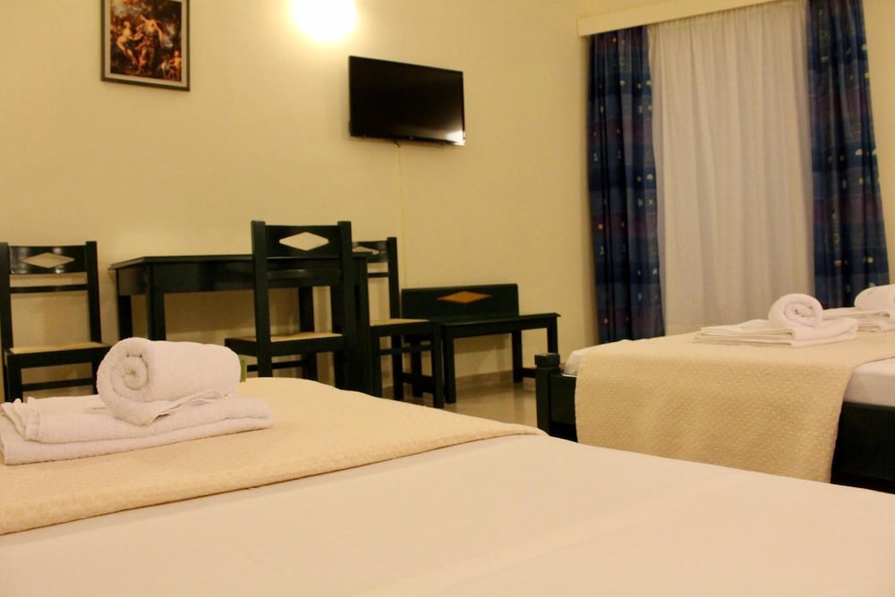 Adonis Hotel 20/57