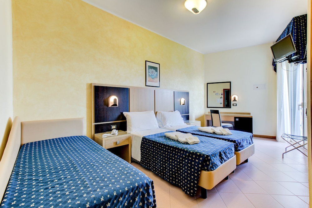 ROOM, DOUBLE BED, BALCONY