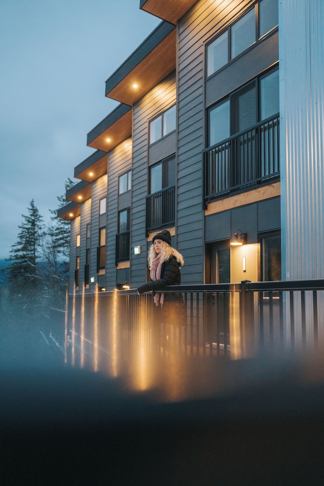 Basecamp Resorts Revelstoke 1/42
