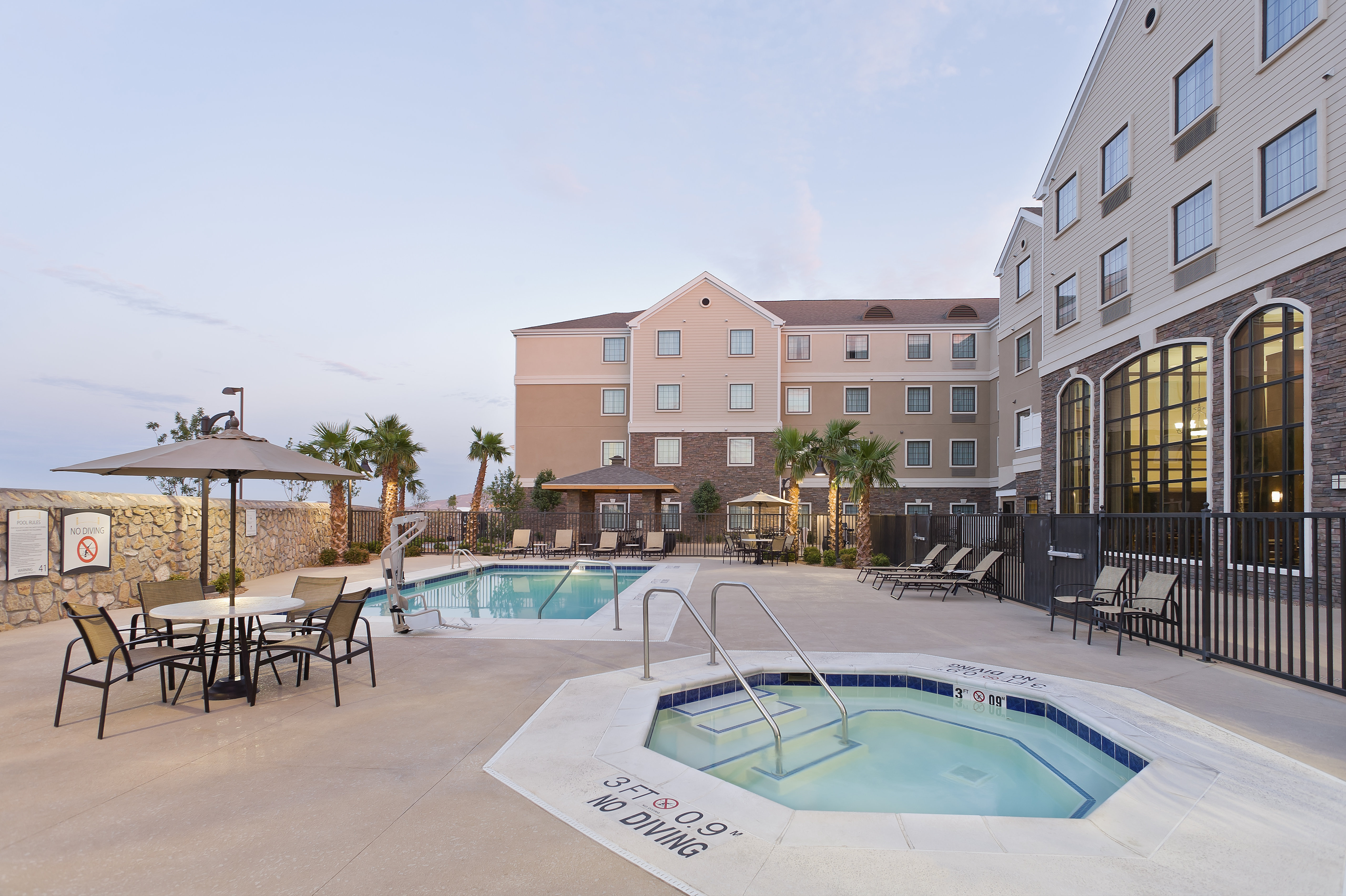 Staybridge Suites El Paso Airport Area 24/24