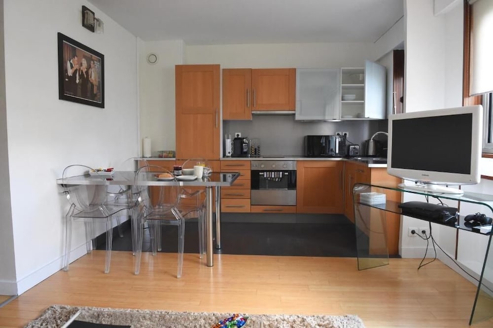 Short Stay Paris Apartments 39/50