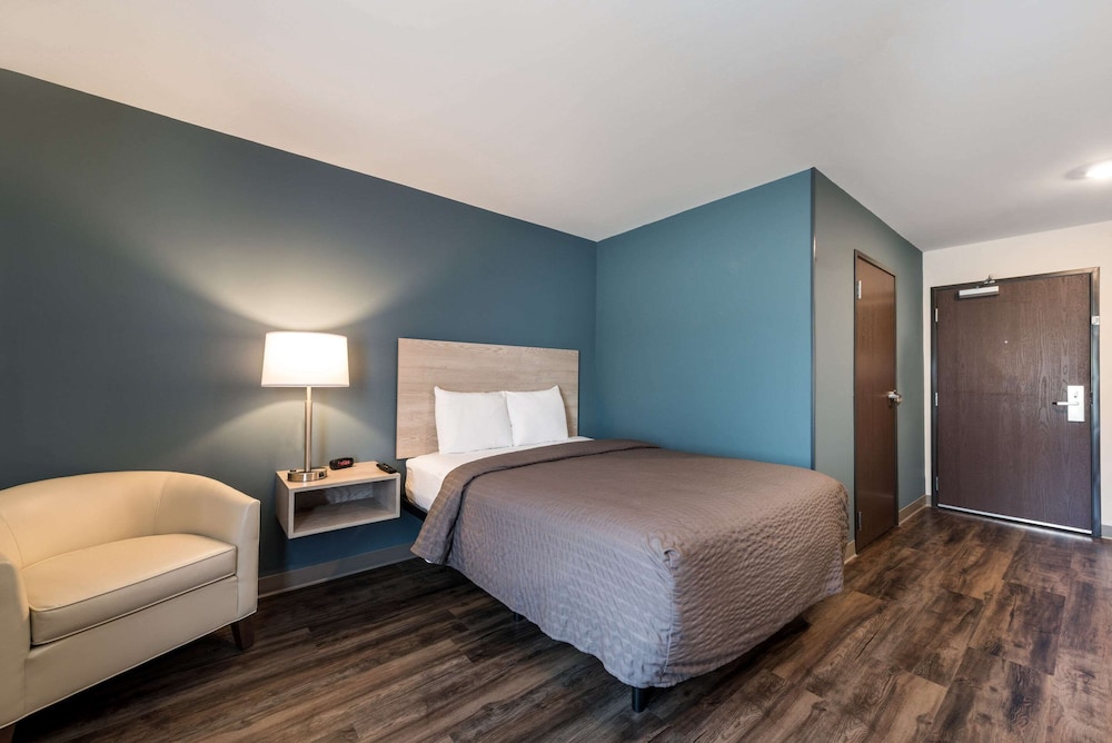 WoodSpring Suites Greensboro - High Point North 26/51