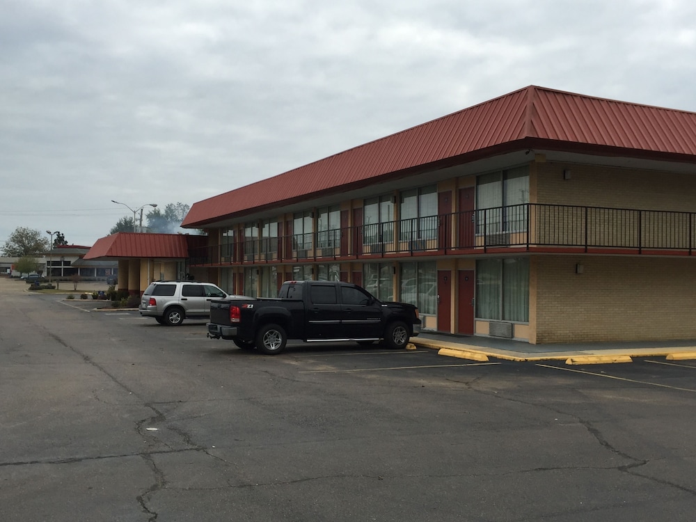 American Inn Pontotoc 34/46
