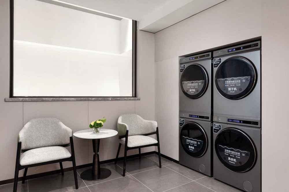 Holiday Inn Hotel & Suites Shanghai Changfeng by IHG 35/50
