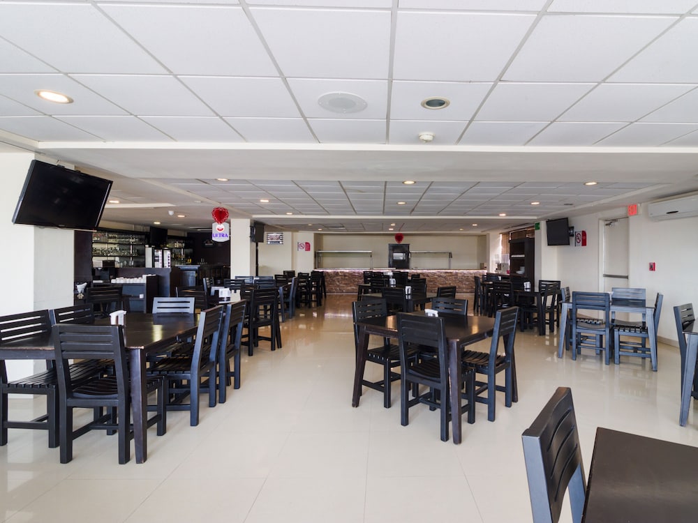 Capital O Hotel Herederos, Piedras Negras 29/35