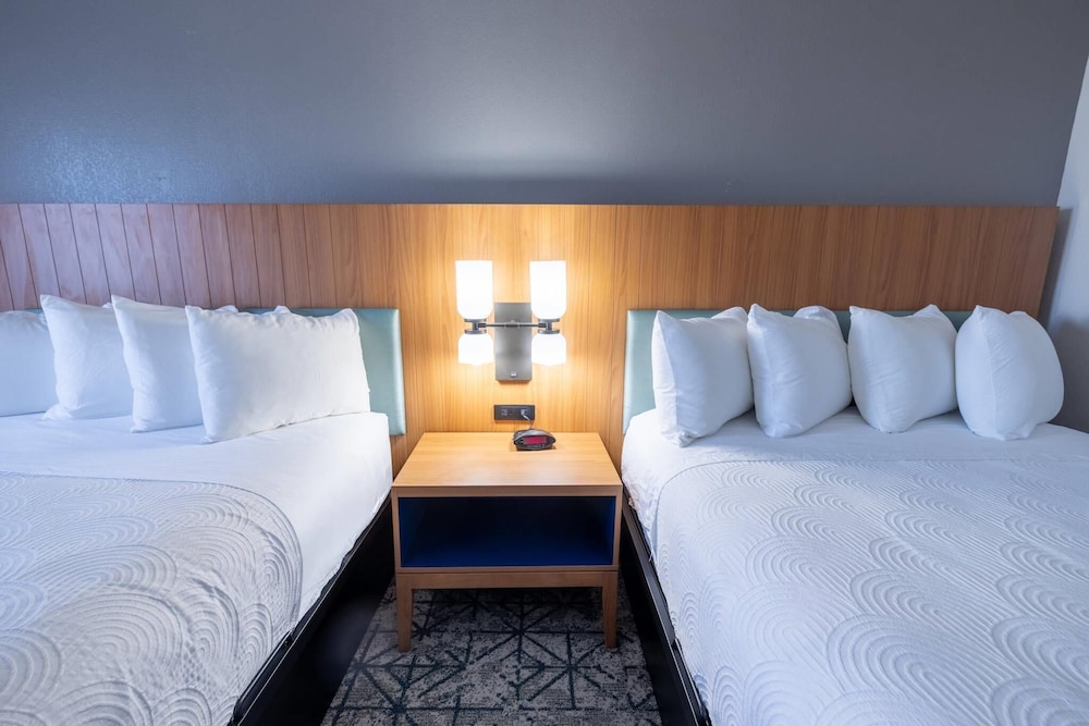غرفة بسريرين كوين لذوي الإعاقة، Country Inn & Suites by Radisson, St. Petersburg - Clearwater, FL 4/6