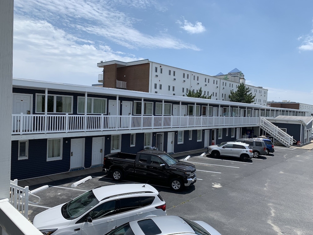 Cabana Motel 25/34