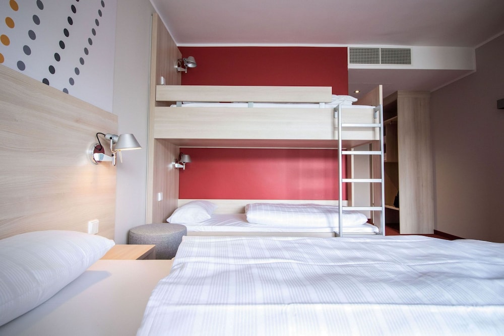 Serways Hotel Remscheid 12/36