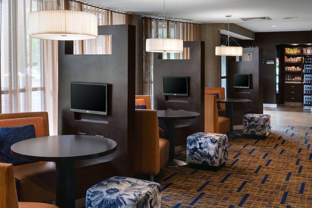 Courtyard by Marriott Portland Airport 38/52