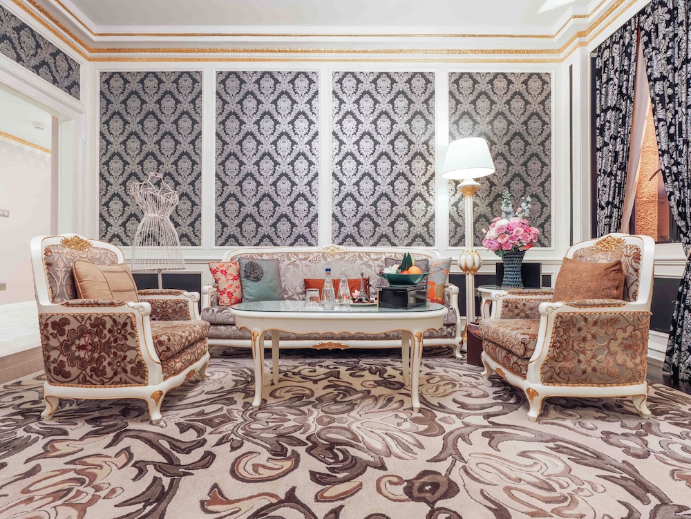 FAIRMONT PEACE HOTEL 32/50