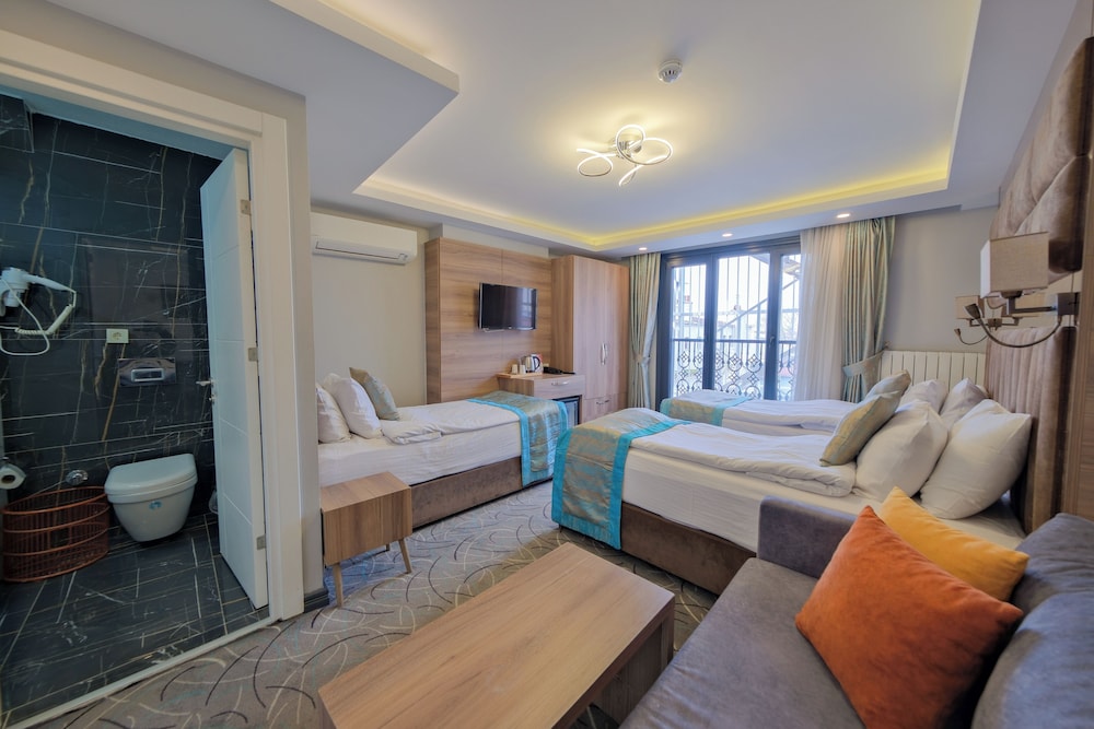Grand Kavi Hotel 18/50