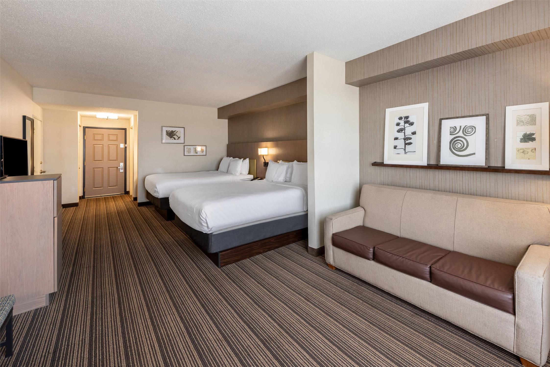 Country Inn & Suites by Radisson, Findlay, OH 6/19