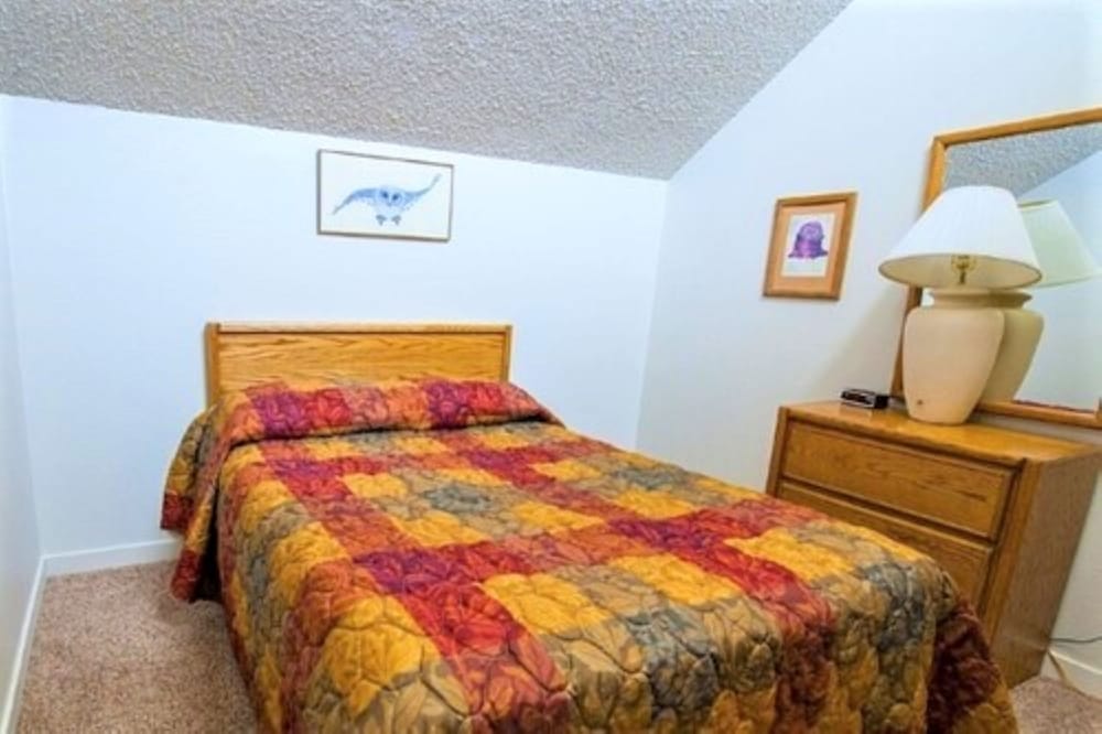 Twin Rivers Condominiums by Alderwood Colorado Management 6/47