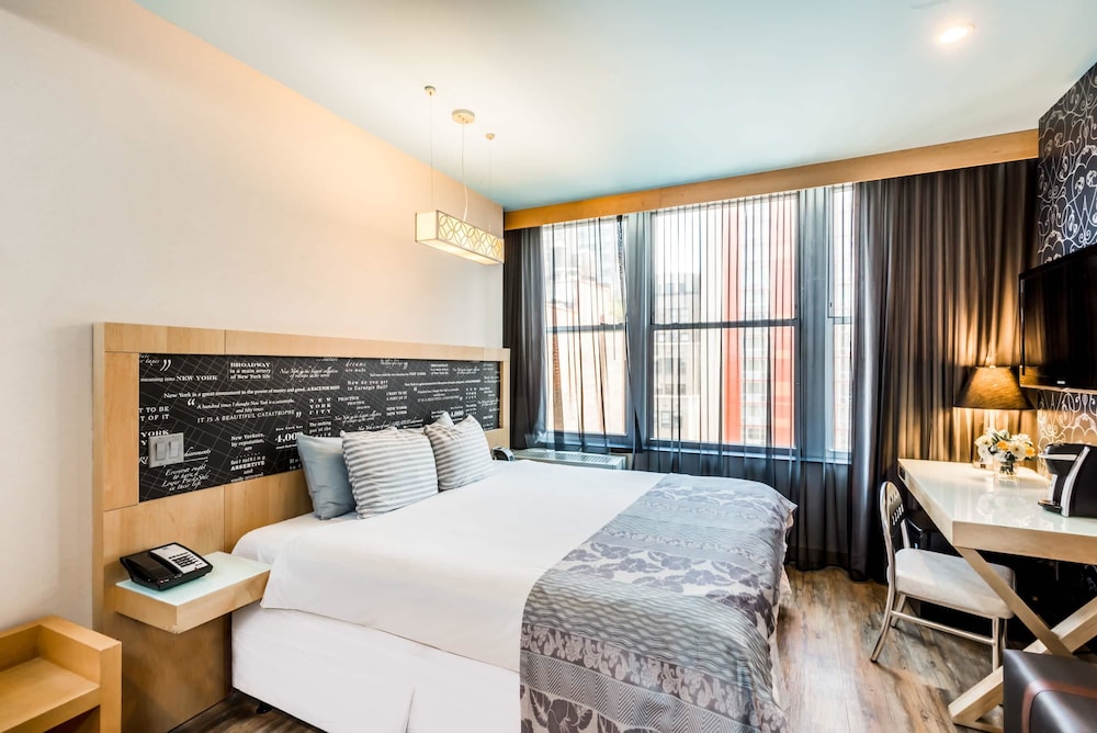 TRYP by Wyndham New York City Times Square Midtown 12/44