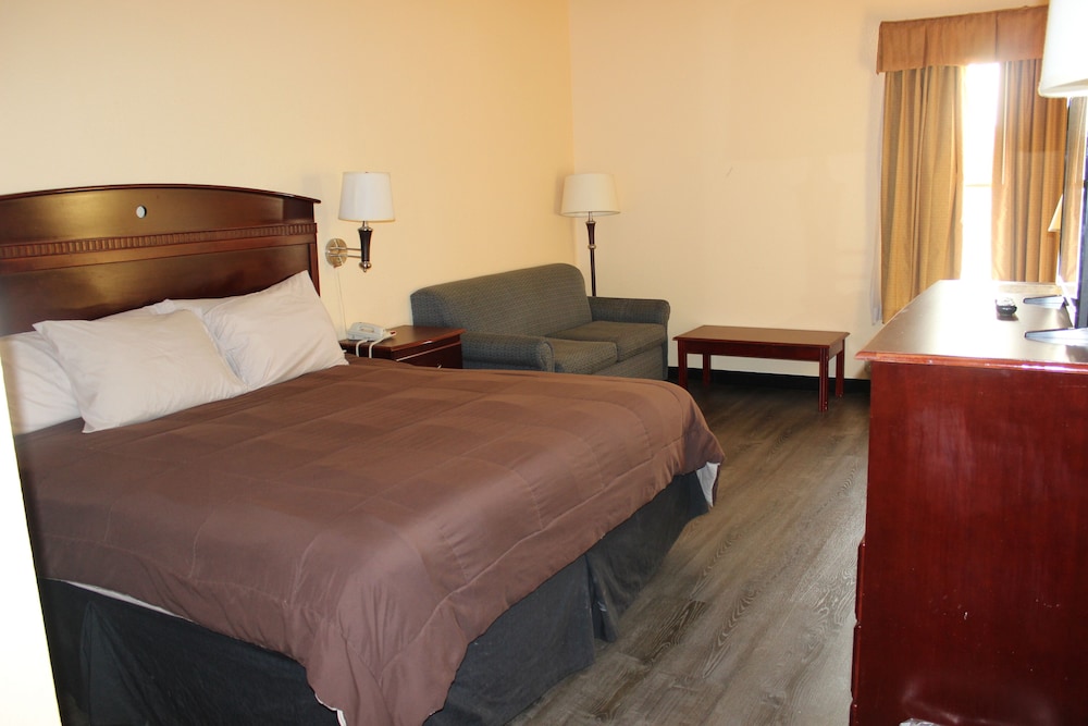 Executive Inn 11/33