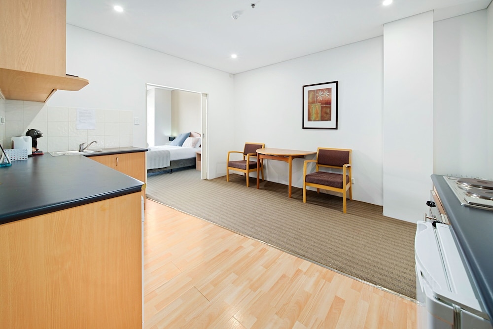All Suites Perth 44/94