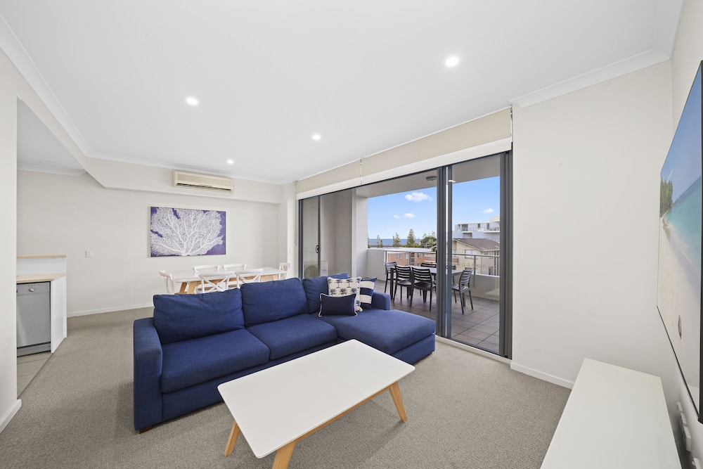 MACQUARIE WATERS BOUTIQUE APARTMENT HOTEL 16/26