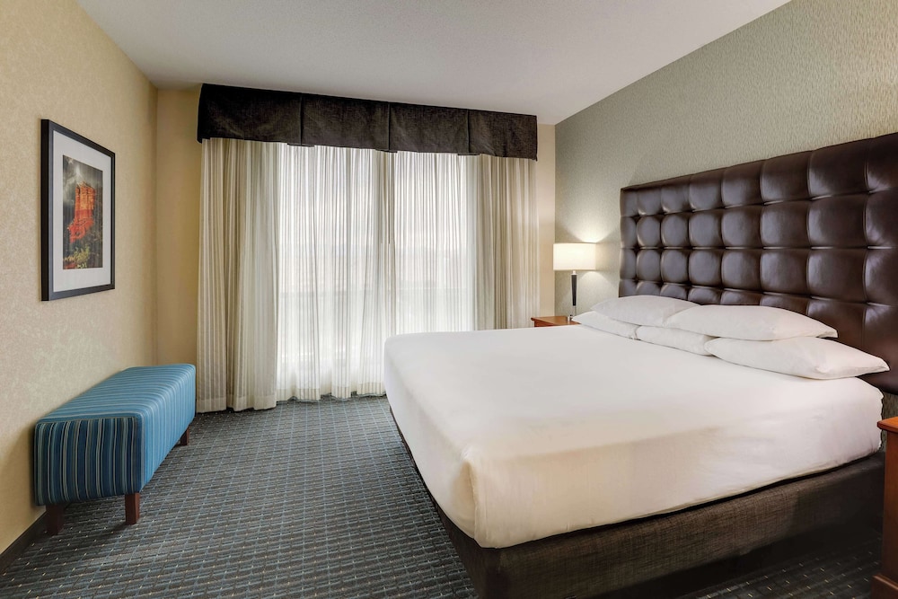 Drury Inn and Suites Phoenix Chandler Fashion Center 13/50