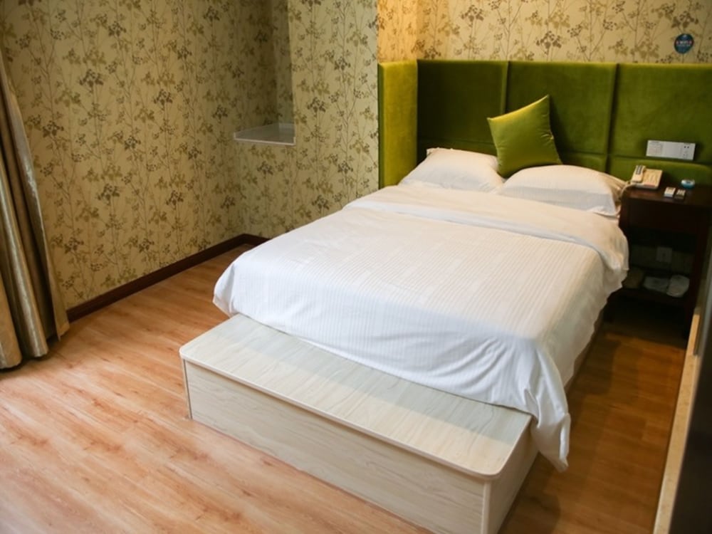 GreenTree Inn ZhenJiang DingMao Industrial Park WoDe Square Express Hotel 22/35
