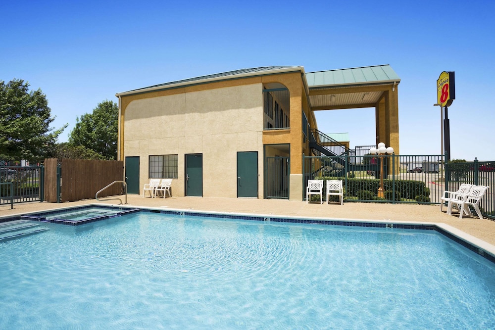 Super 8 by Wyndham Grand Prairie Southwest 1/24