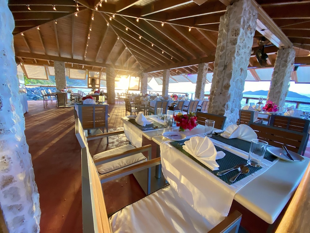 Sugar Mill Hotel 10/33