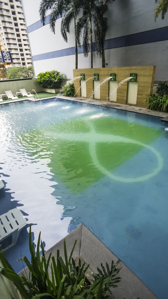 The Exchange Regency Residence Hotel 42/66