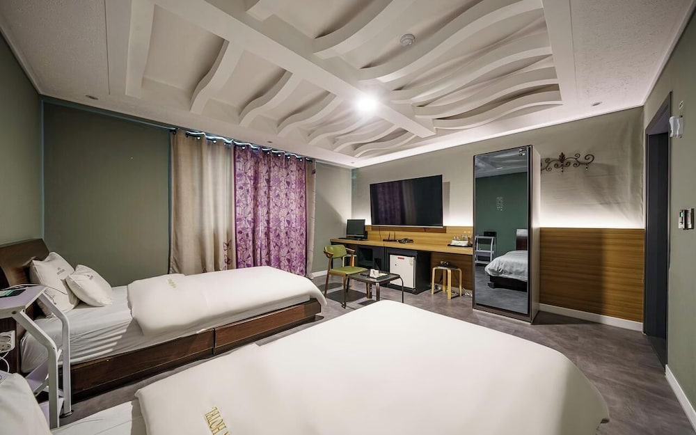 Hotel New Evergreen 19/62