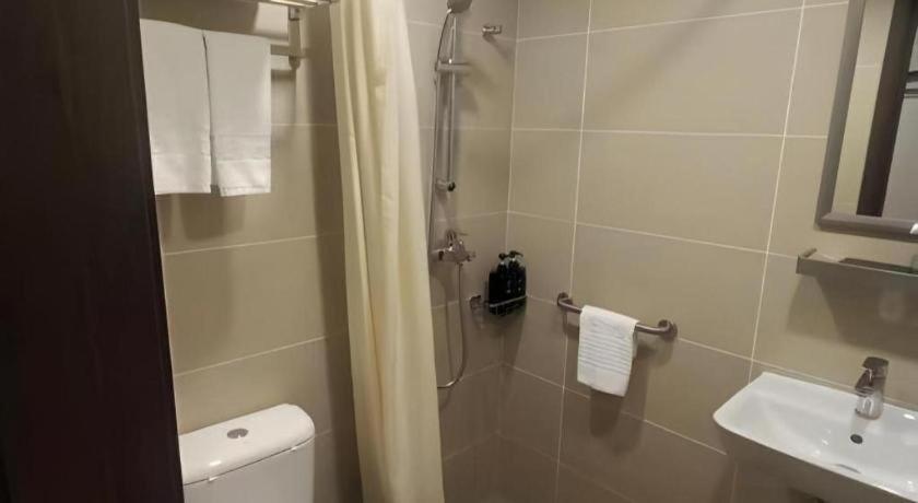 WE Hotel Kowloon 42/44