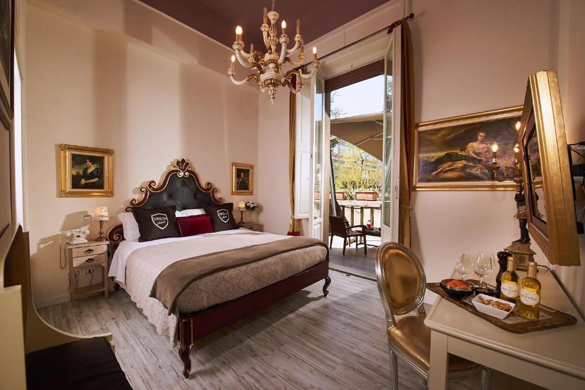 DELUXE, DOUBLE BED, BALCONY