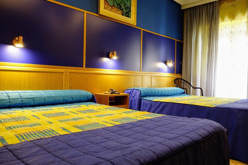 Tripolis Toledo Hostal 3/44