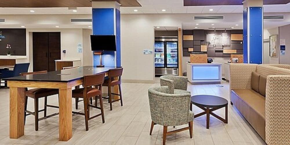 Holiday Inn Express & Suites Griffin 53/60