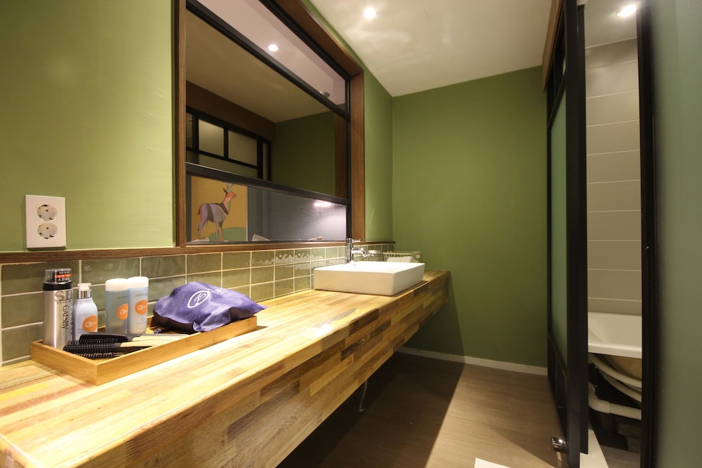 25 Hours Hotel 2 30/50